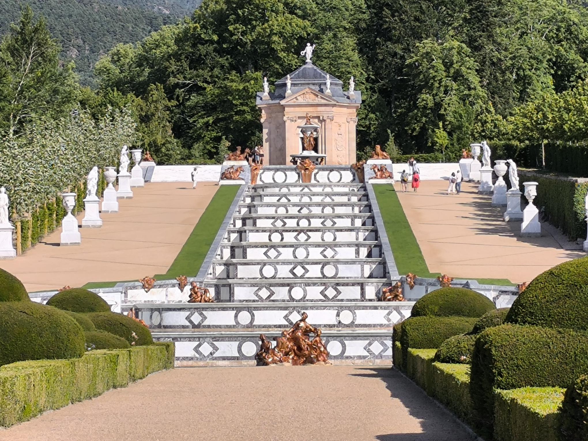 La fuente de Cascada (de rocas) de los jardines de La Granja